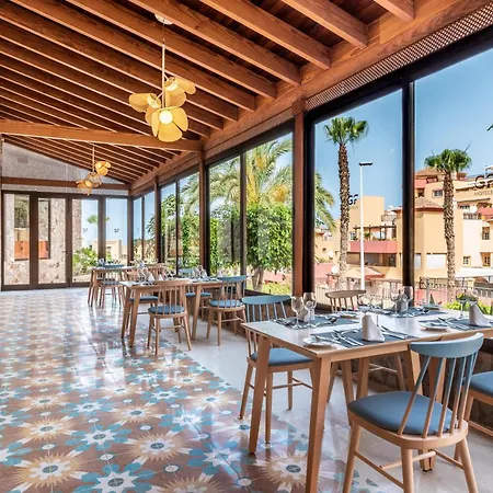 阿德赫格瑞考斯塔酒店 5* 阿德耶